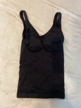UNDERWHERE Built-In Padded Bra Shapewear Tank Top Size XL Black V Neck